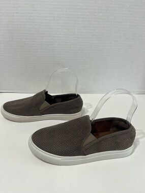 STEVE MADDEN Zarayy perforated faux suede slip on loafers shoes women’s size 6